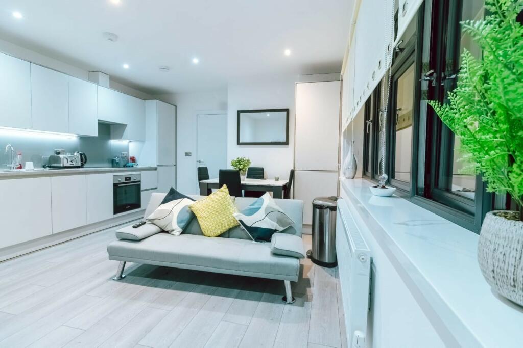 1 bedroom apartment for rent in Banstead Road, Purley, CR8