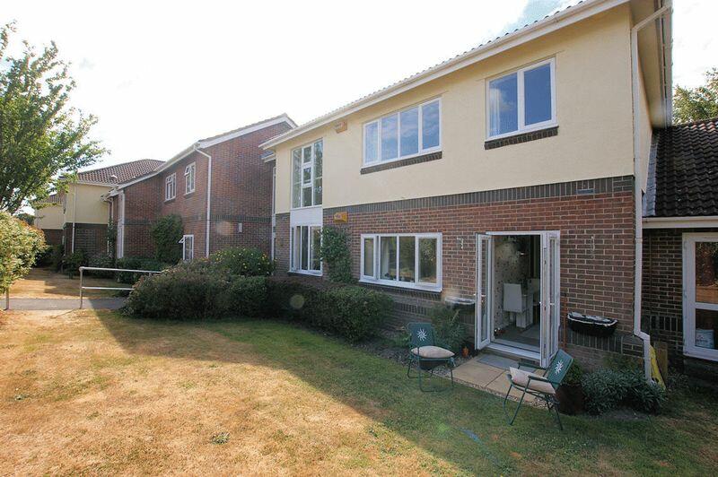 1 bedroom flat for sale in Highlands Road, Fareham, PO15