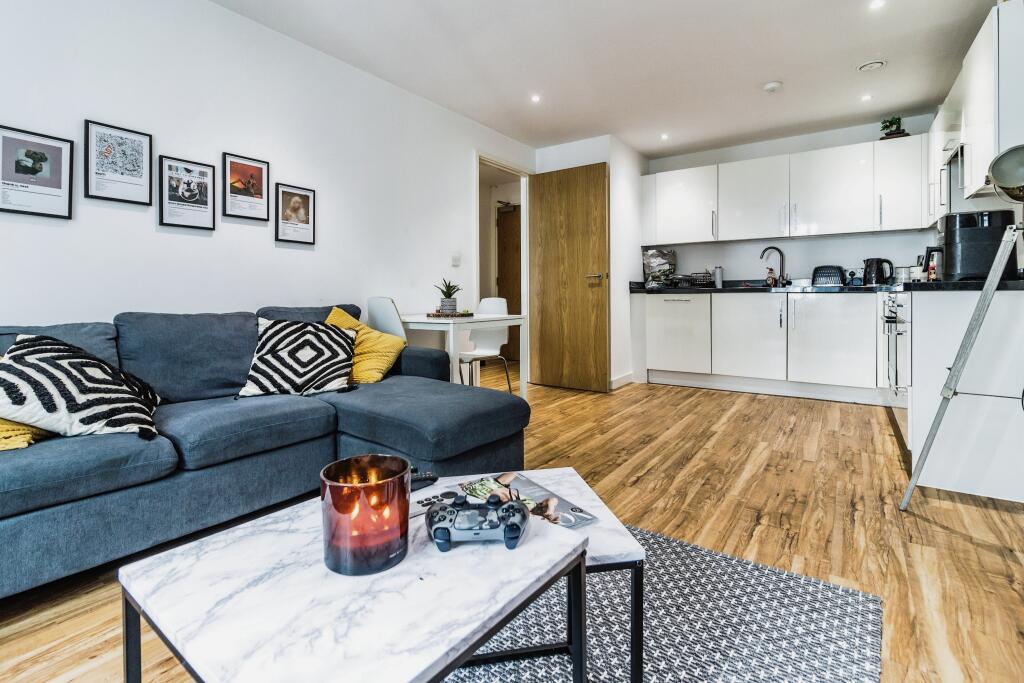 1 bedroom apartment for sale in Elmira Way, Salford, M5