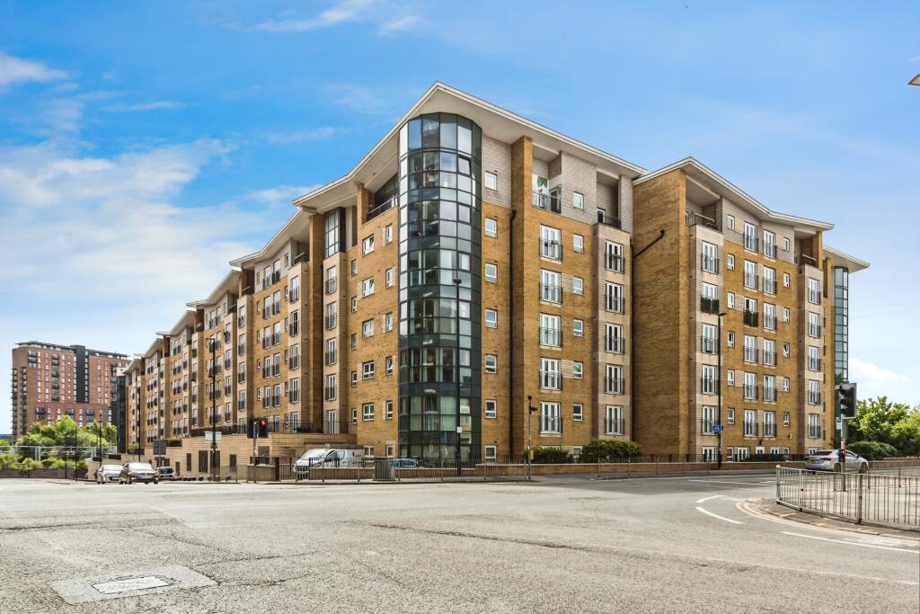 2 bedroom apartment for sale in Middlewood Street, Salford, Greater