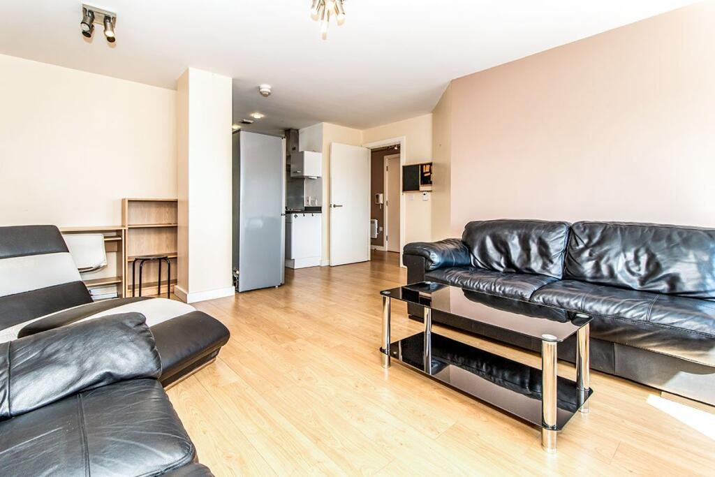 Main image of property: Broadway, Salford, M50