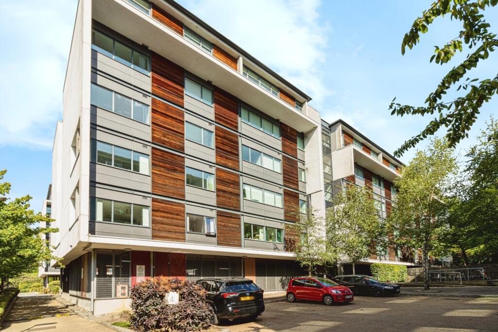 Main image of property: Broadway, Salford, M50