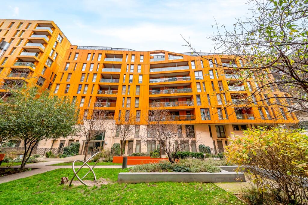 Main image of property: Garda House, 5 Cable Walk, London, SE10 0TN