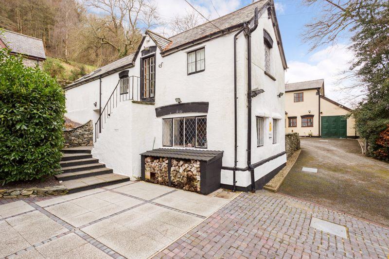 4 bedroom detached house for sale in London Road, Corwen, LL21