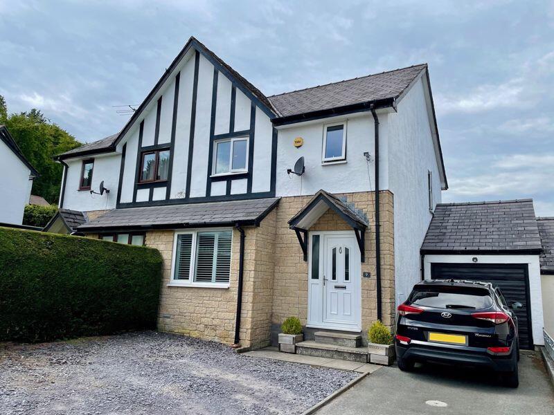 Main image of property: Bryn Llywelyn, Corwen