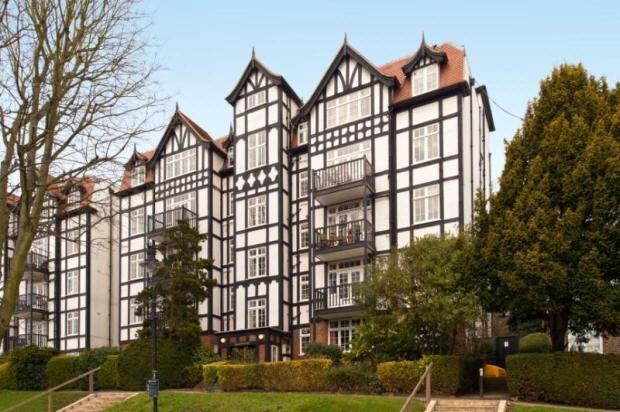 2 bedroom flat to rent in Highgate, London, Holly Lodge