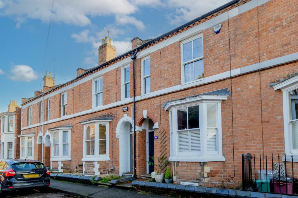 3 bedroom terraced house for sale in New Street, Leamington Spa, CV31
