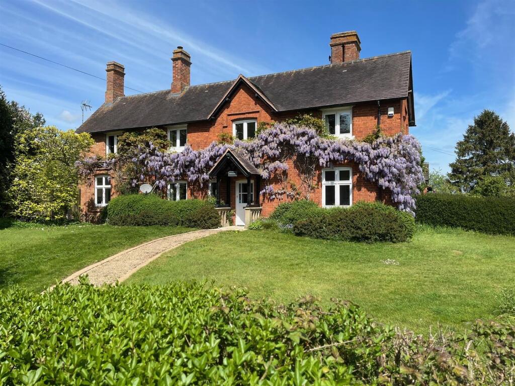 Main image of property: Gannaway, Norton Lindsey, Warwick