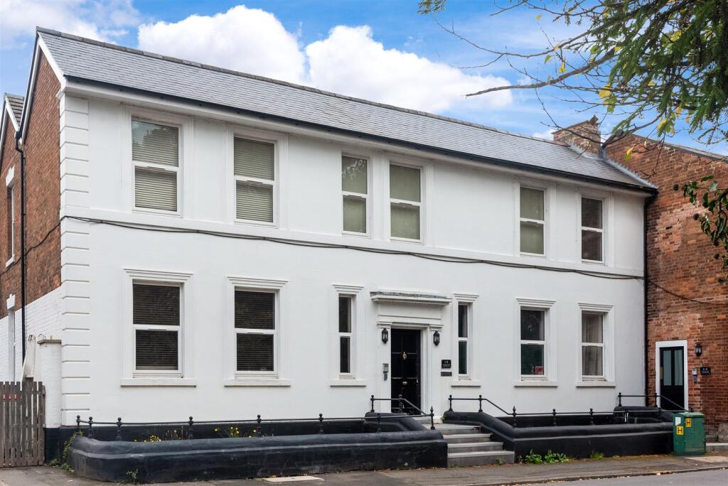 Main image of property: Wharf Street, Warwick