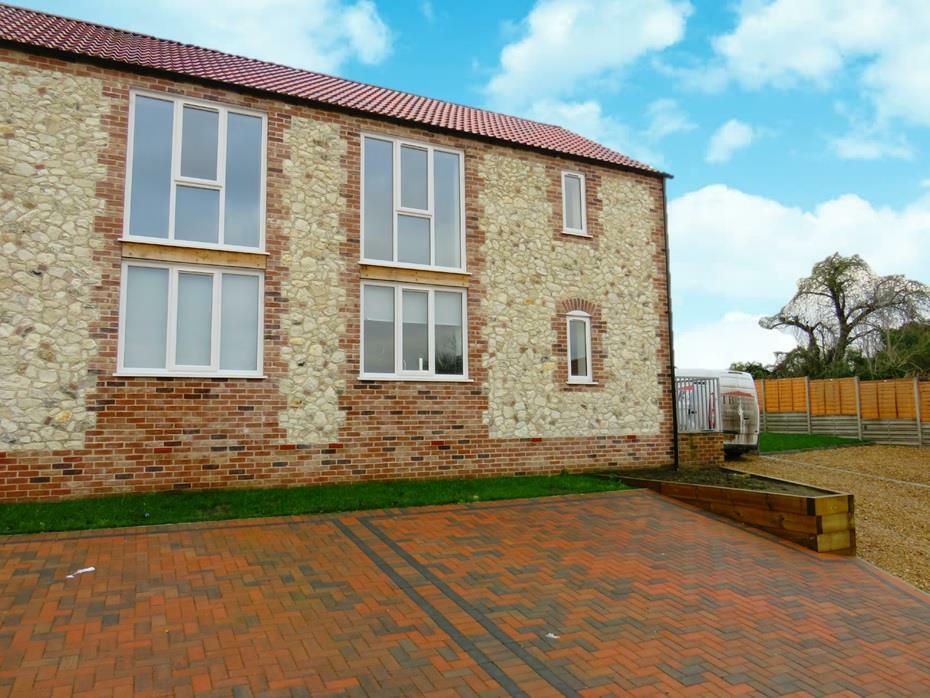 3 bedroom semidetached house for rent in Barkers Drive, Feltwell, IP26