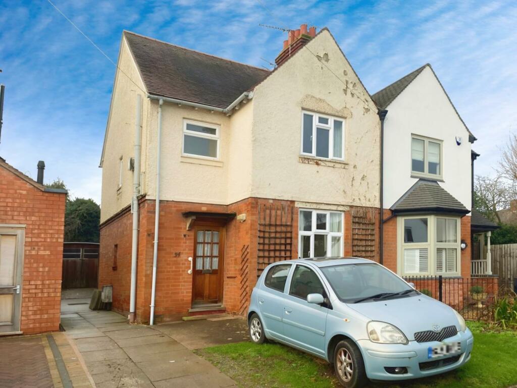 3 bedroom semidetached house for sale in Percy Street, Stratfordupon