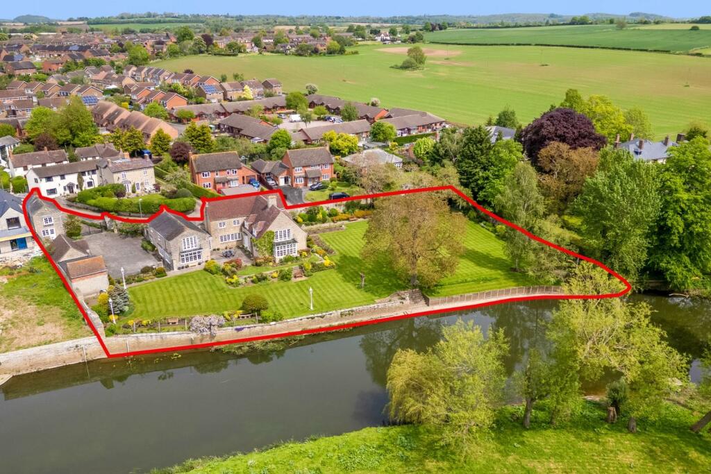 8 bedroom detached house for sale in Grange Road, BidfordonAvon, B50