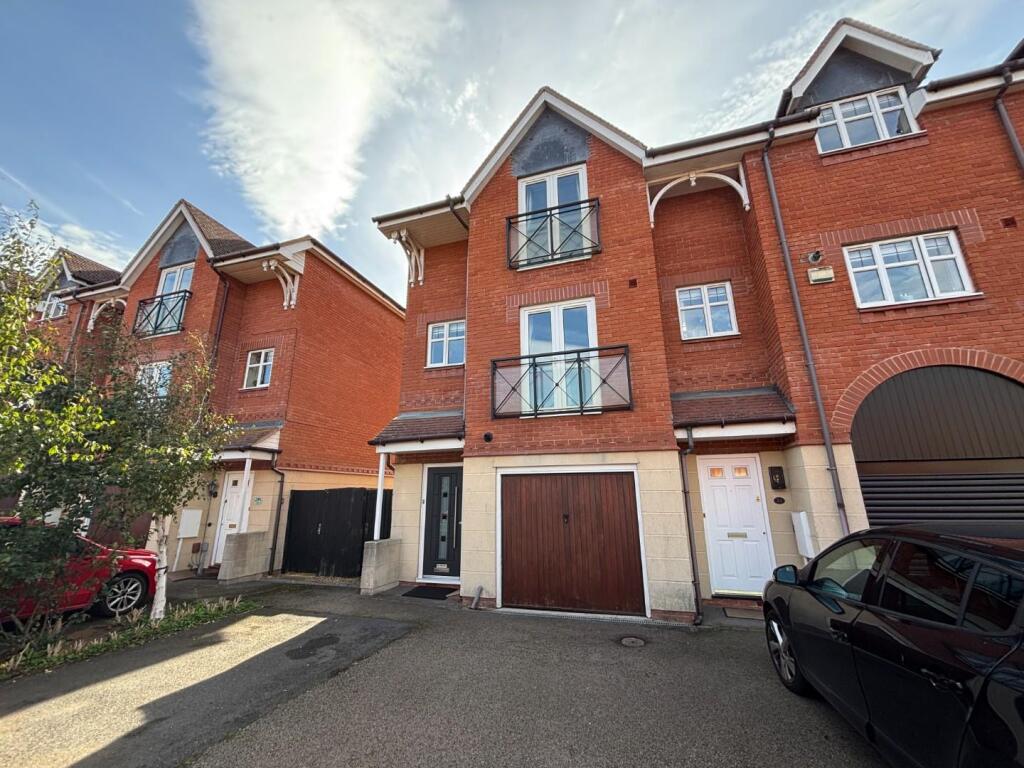 Main image of property: Lingfield Crescent, Stratford-upon-Avon