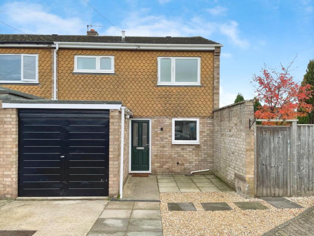 Main image of property: Sanctus Drive, Stratford-upon-Avon