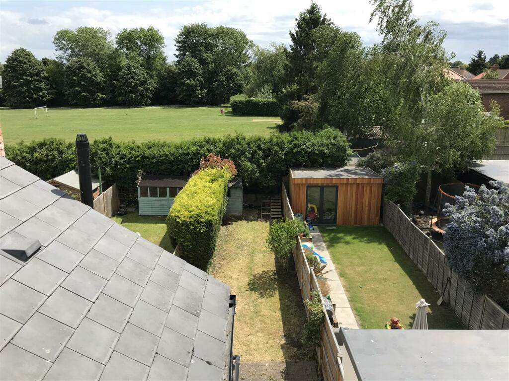 4 bedroom terraced house for sale in Alexandra Road, Thames Ditton, KT7