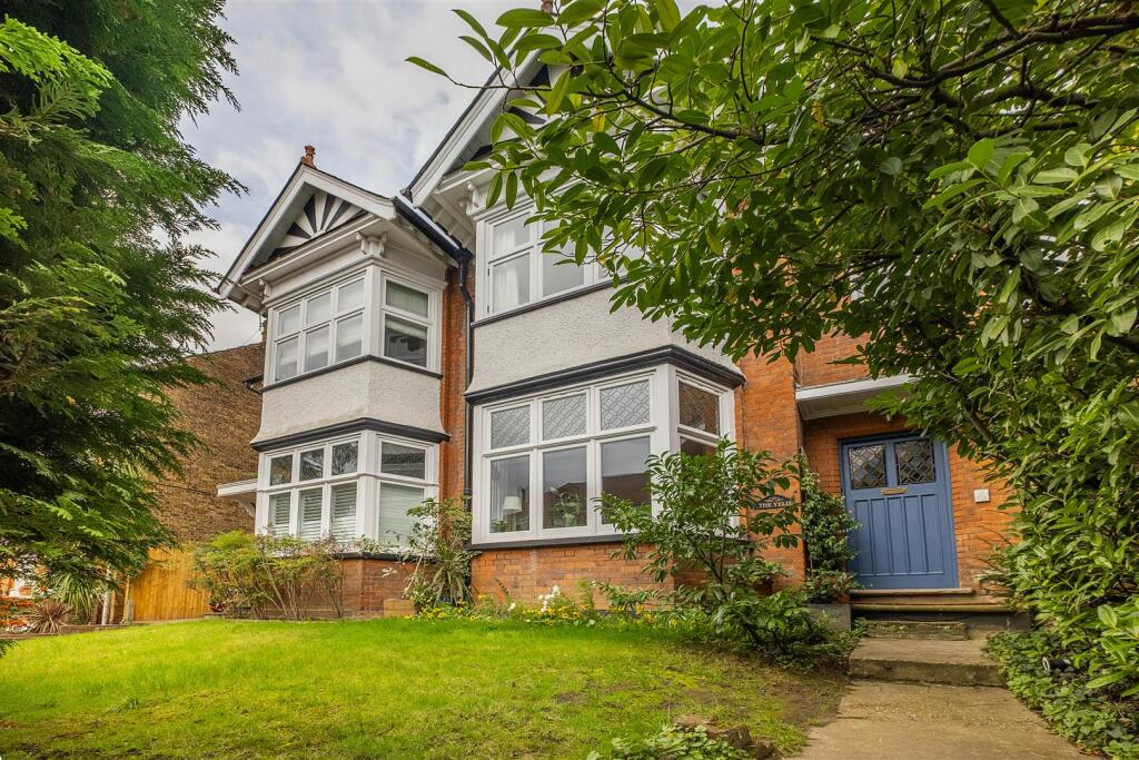 Main image of property: Portsmouth Road, Thames Ditton