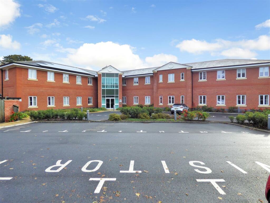 2 bedroom apartment for sale in Orchard Court, Ettington Road