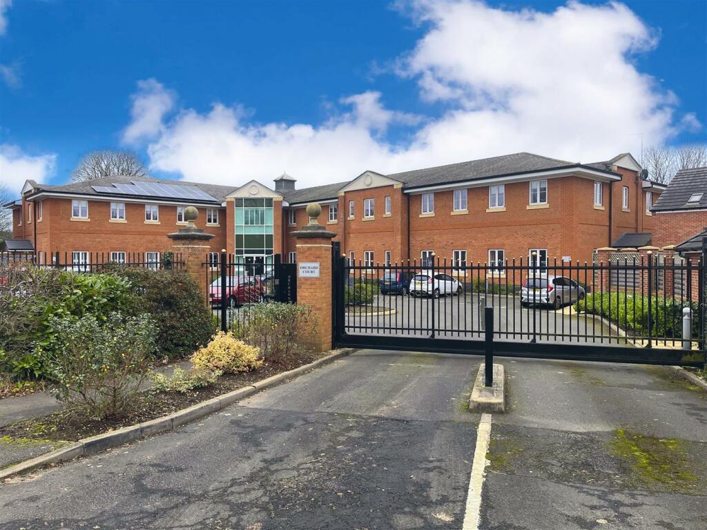 2 bedroom apartment for sale in Orchard Court, Ettington Road