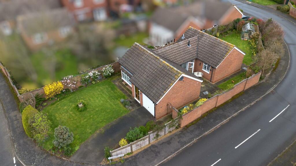 3 bedroom detached bungalow for sale in Lysander Close, Wellesbourne