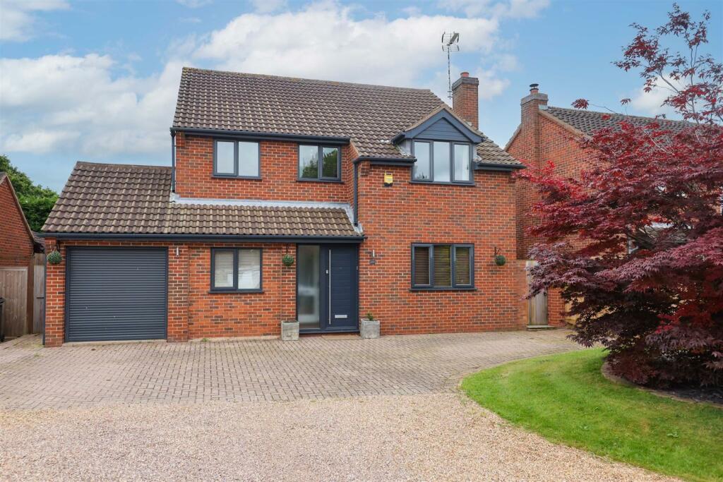 Main image of property: Gloster Gardens, Wellesbourne, Warwick