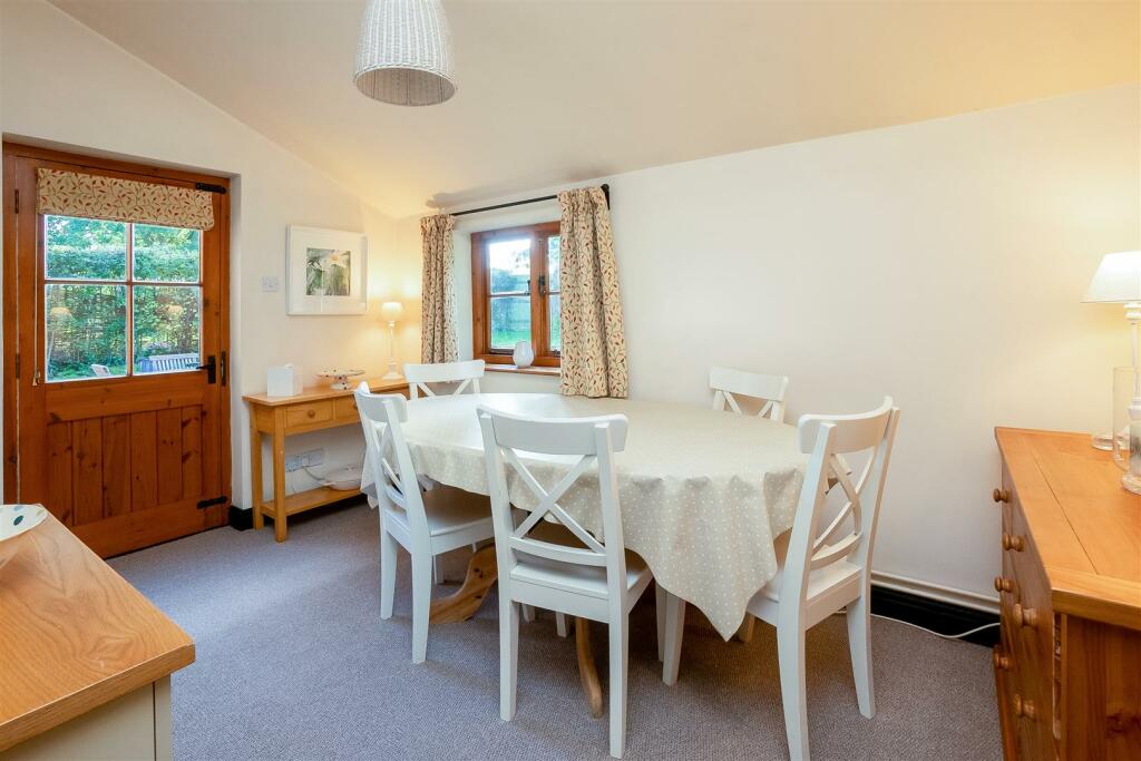 Additional property image - Toad Cottage, Church Lane, Barford