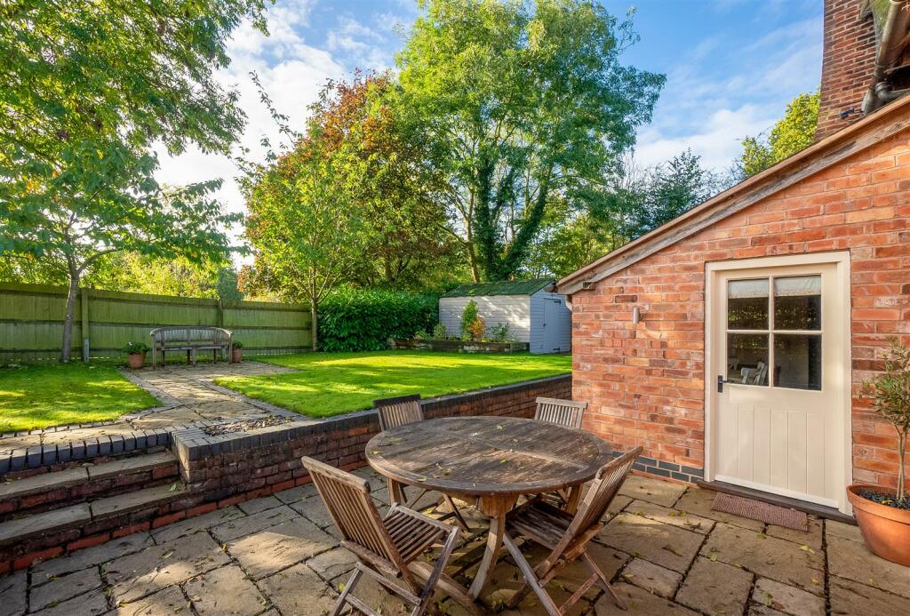 Additional property image - Toad Cottage, Church Lane, Barford