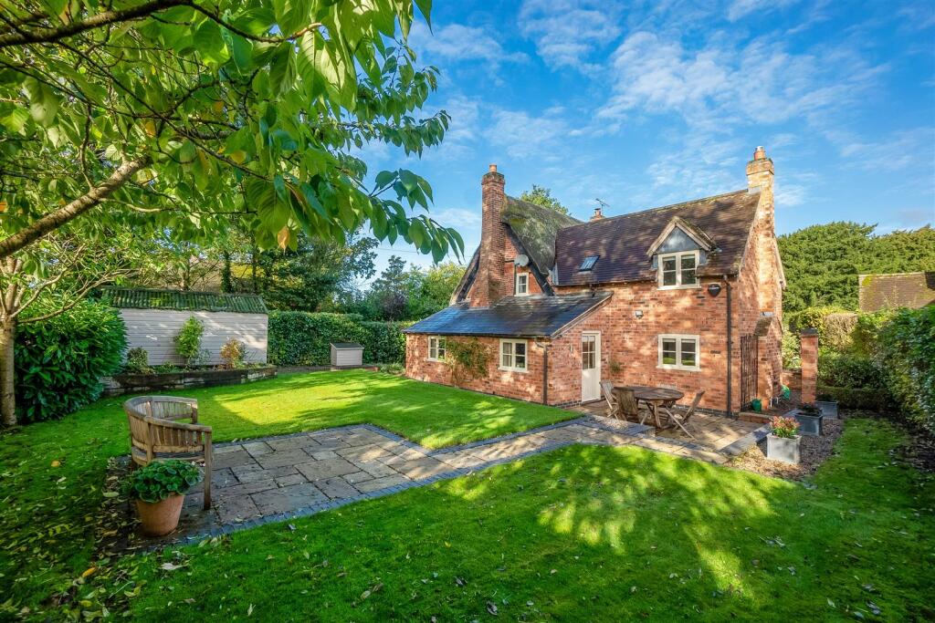 Additional property image - Toad Cottage, Church Lane, Barford