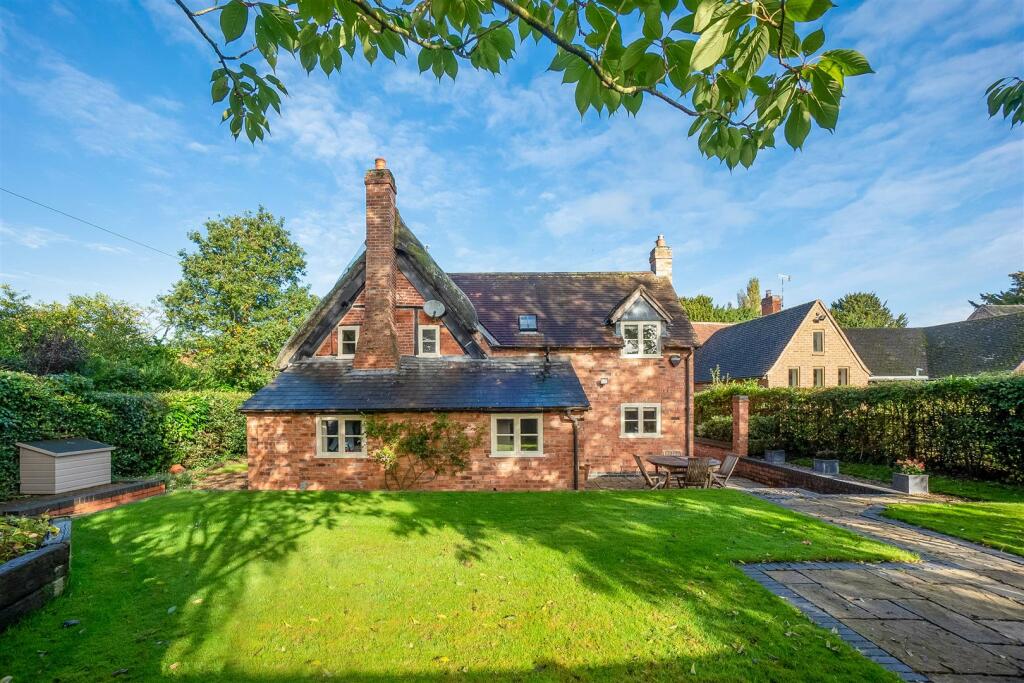 Additional property image - Toad Cottage, Church Lane, Barford