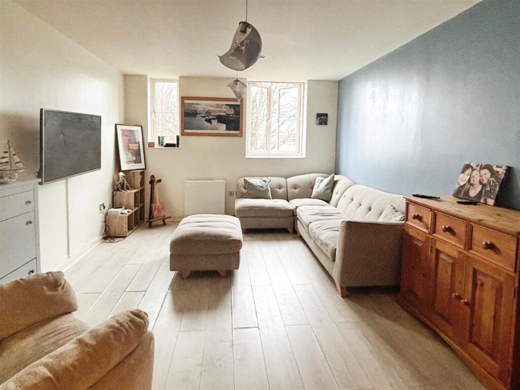 Additional property image - Ettington Road, Wellesbourne, Warwick