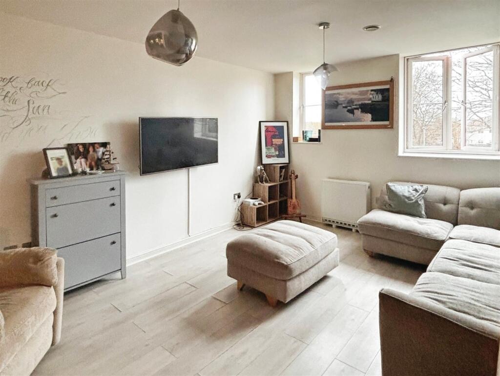 Additional property image - Ettington Road, Wellesbourne, Warwick
