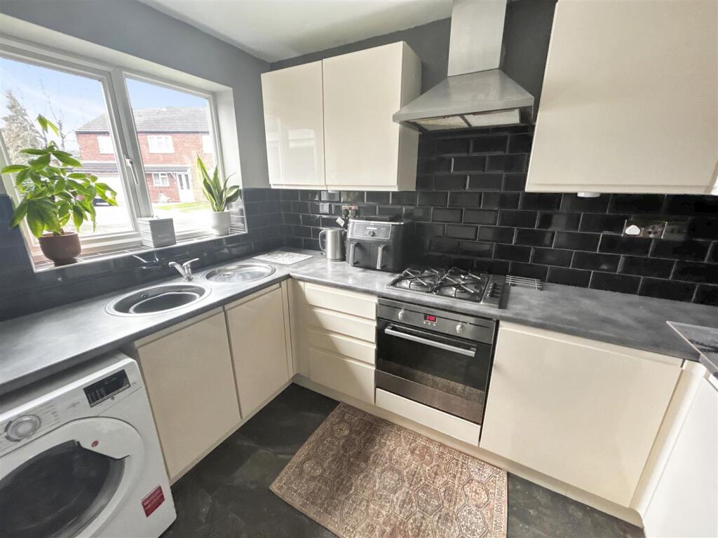 Additional property image - Valletta Way, Wellesbourne, Warwick