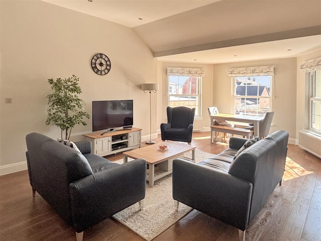 Main image of property: Walton Road, Wellesbourne