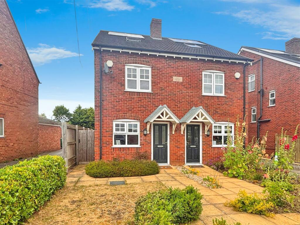 Main image of property: Kineton Road, Wellesbourne