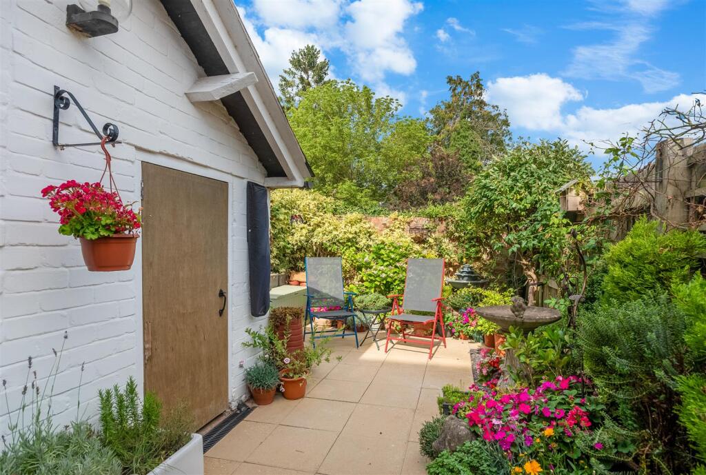 Main image of property: Chapel Street, Wellesbourne