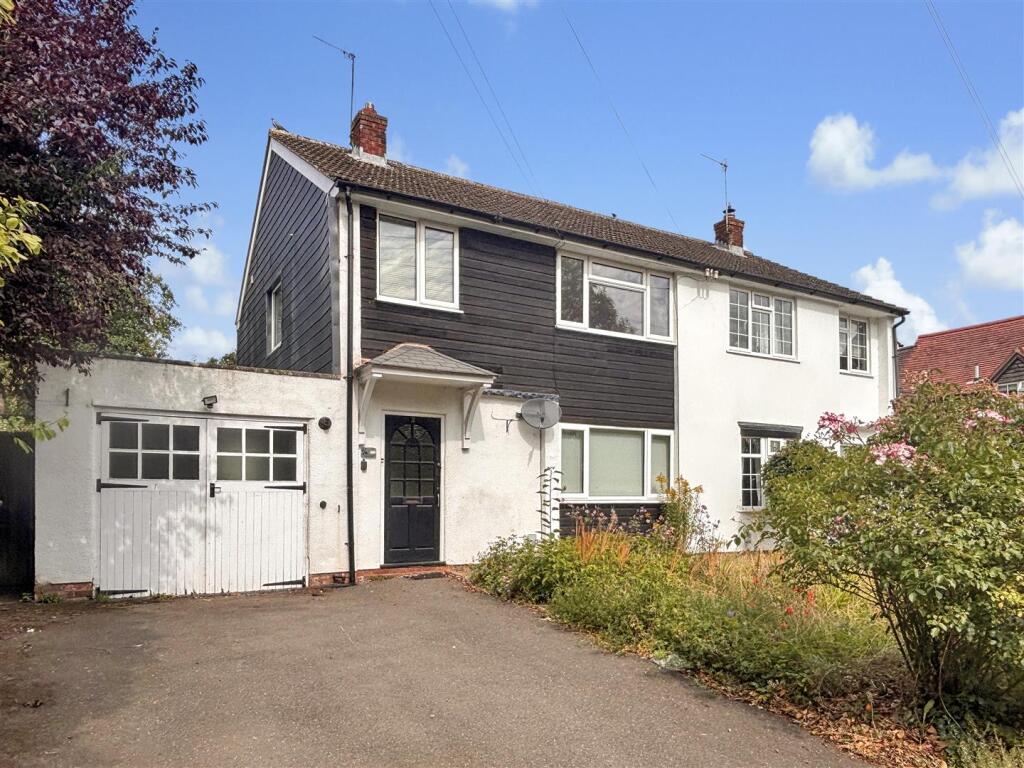 Main image of property: Vine Cottages, Hampton Lucy, Warwick