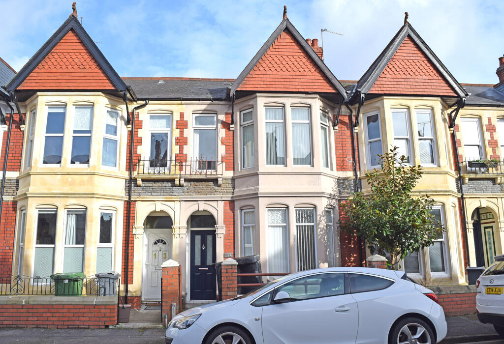3 bedroom terraced house for sale in Heathfield Place, Heath/Gabalfa, Cardiff, CF14