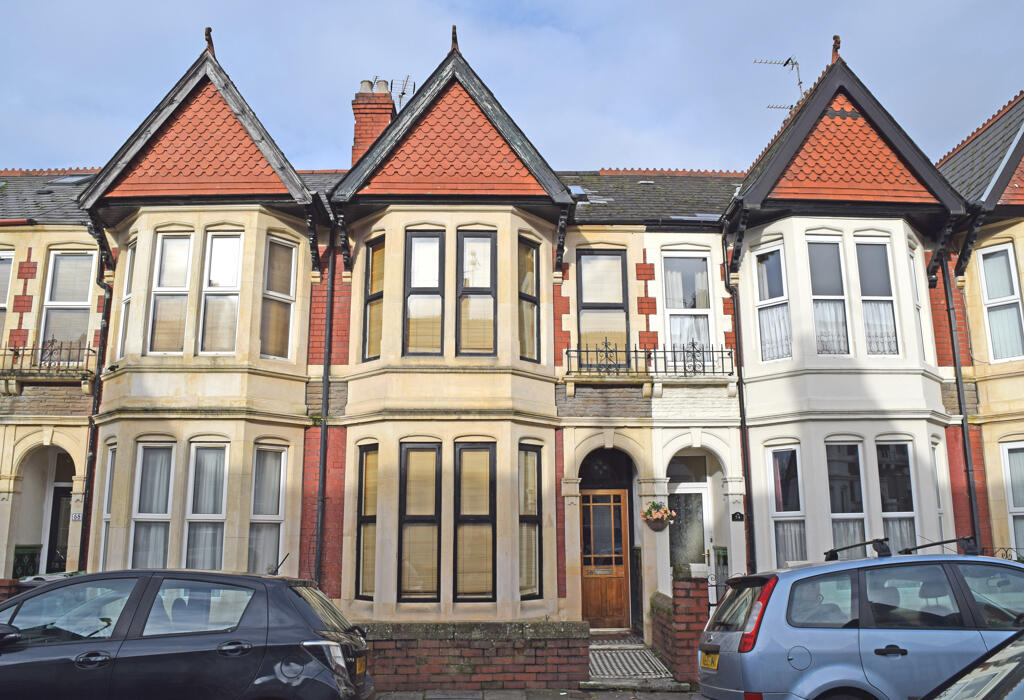 4 bedroom terraced house for sale in Heathfield Road, Heath/Gabalfa, Cardiff, CF14