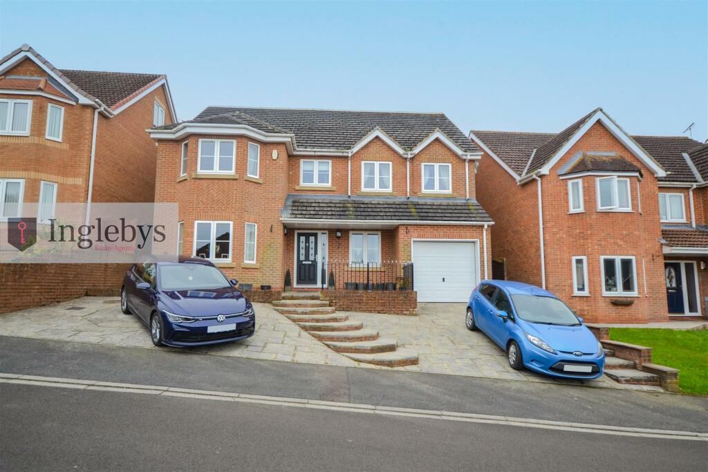 6 bedroom detached house for sale in Fircroft Court, Loftus, TS13