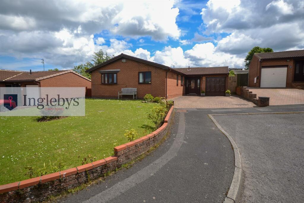 3 bedroom detached bungalow for sale in Cleveland View, SkeltonIn