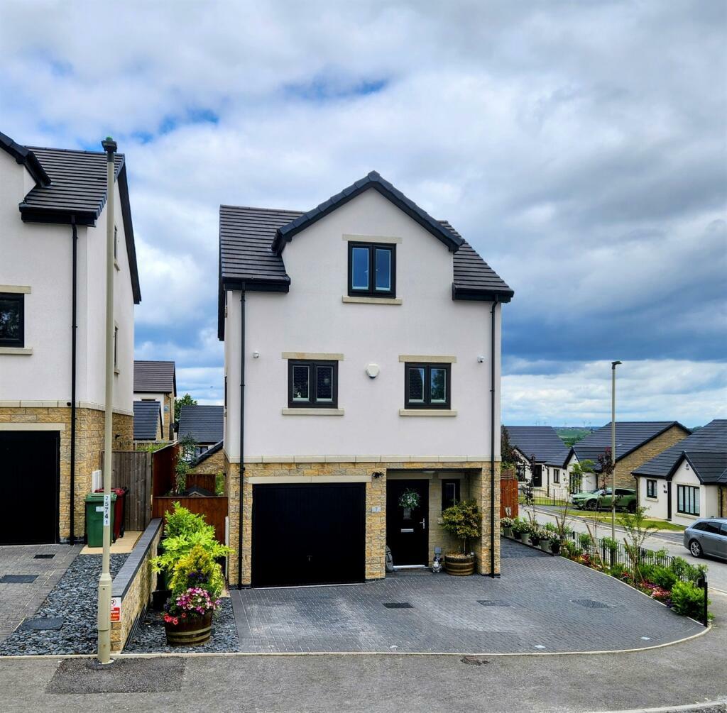 4 bedroom house for rent in Woodall Way, Killamarsh, SHEFFIELD, S21