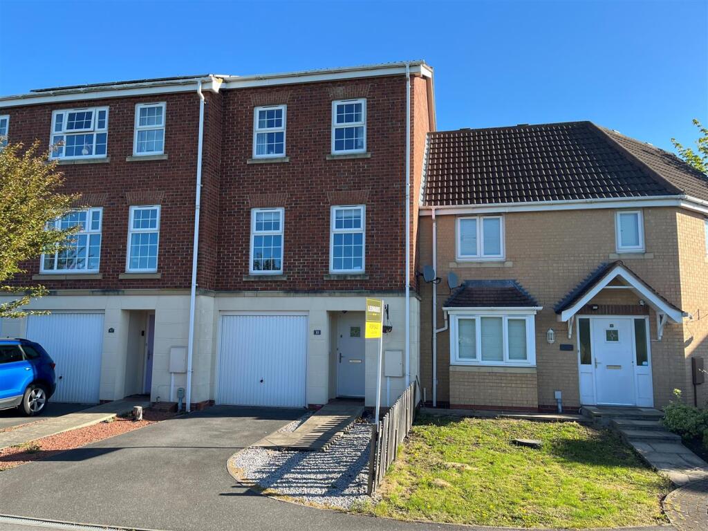 Main image of property: Kielder Way, Kingswood, Hull