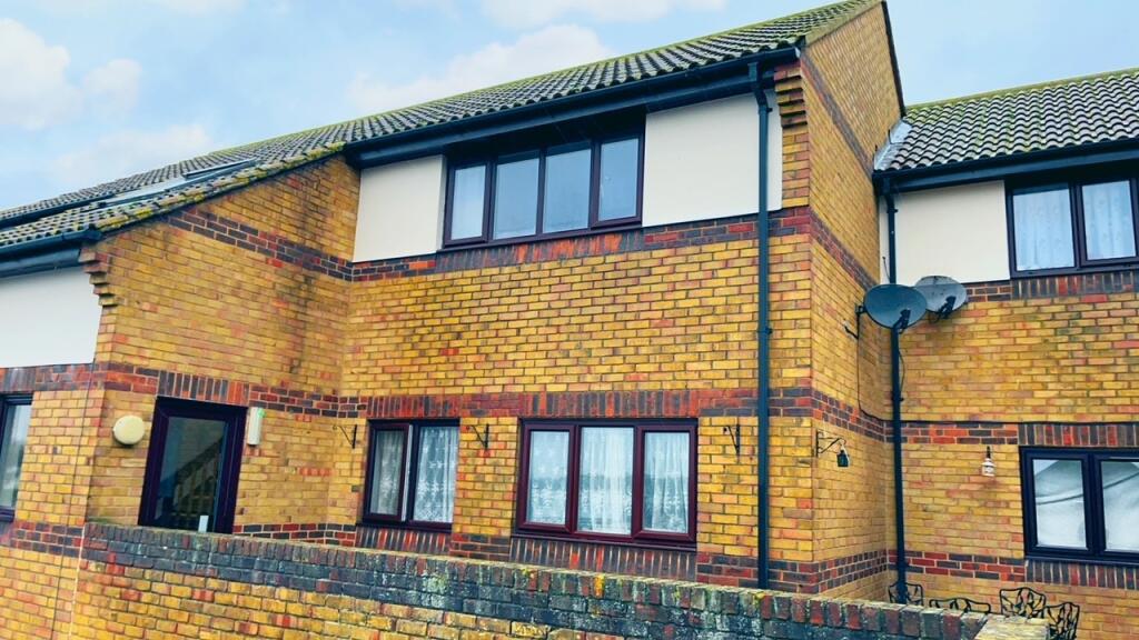 Main image of property: Hedingham Place, Rochford