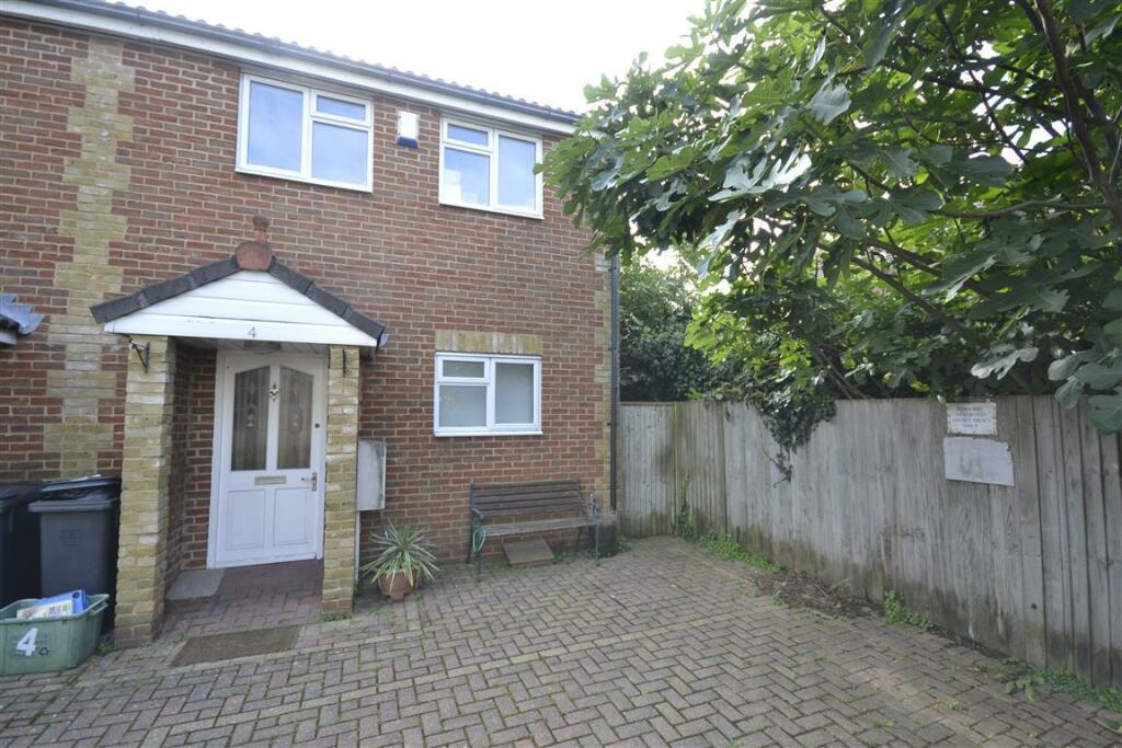 2 bedroom house for rent in Commercial Road, EASTBOURNE, BN21
