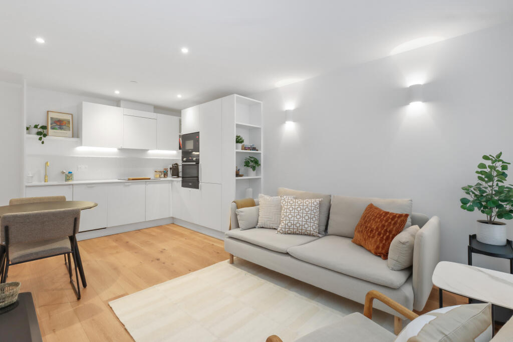 1 bedroom flat for rent in Ashford Road, EASTBOURNE, BN21