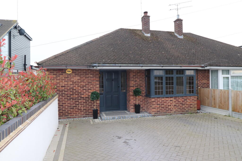 3 bedroom bungalow for rent in Hutton, CM13