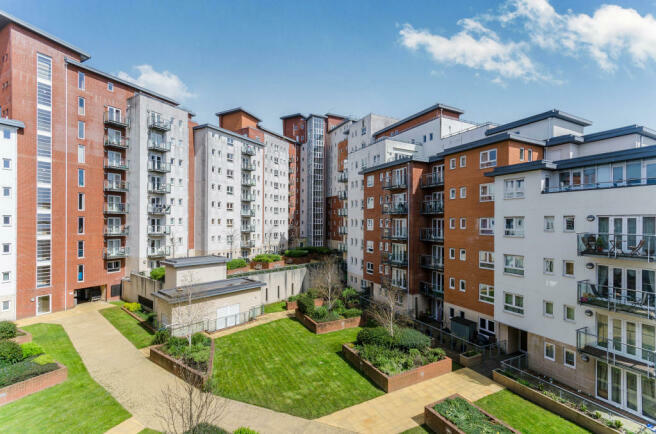 Studio flat for rent in Lower Canal Walk, SOUTHAMPTON, SO14