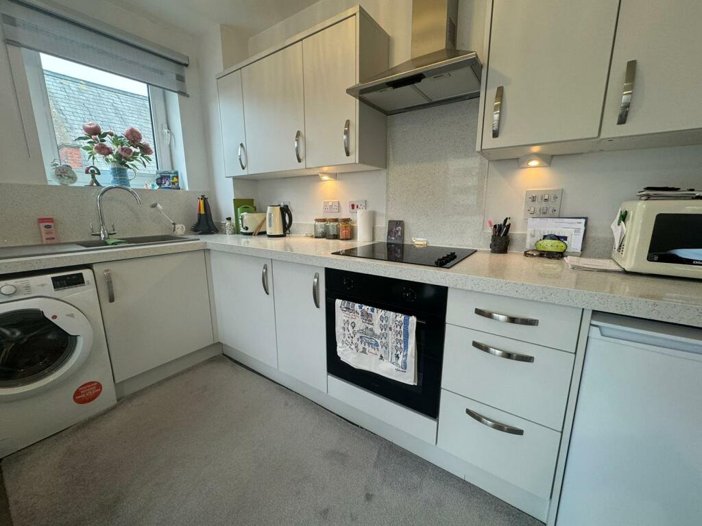 2 bedroom flat for rent in Castle Way, SOUTHAMPTON, SO14