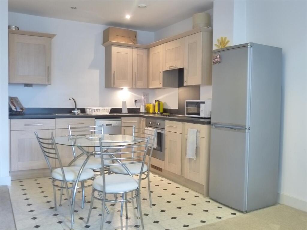 Main image of property: High Street, SOUTHAMPTON