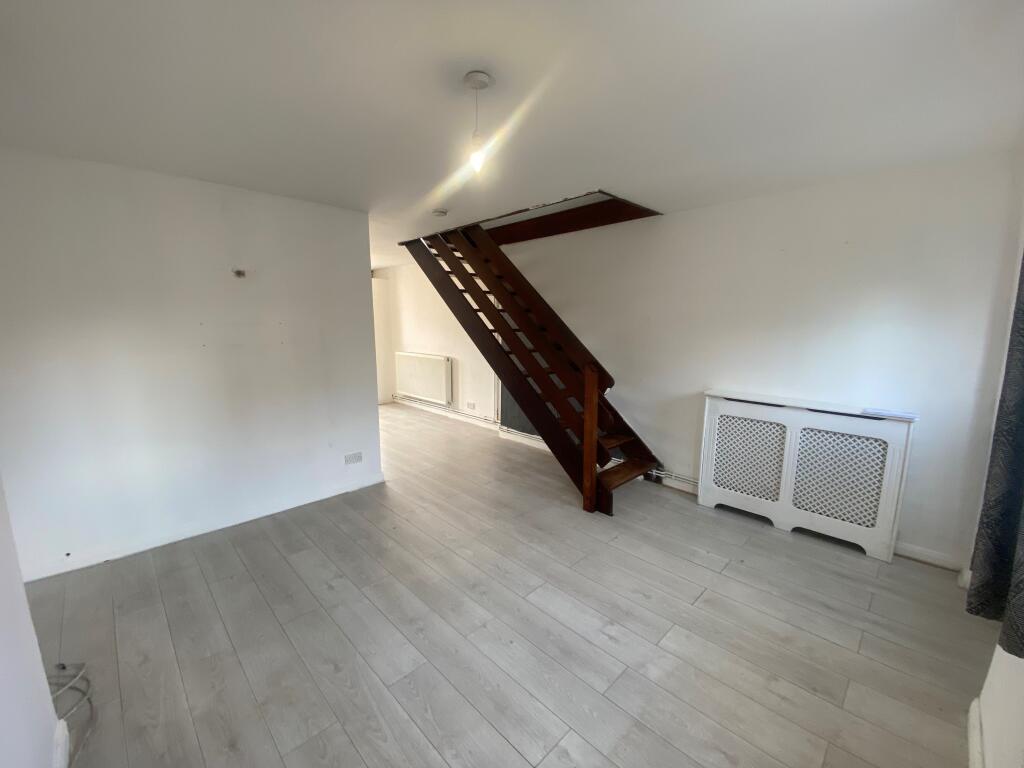Main image of property: London Road Grays