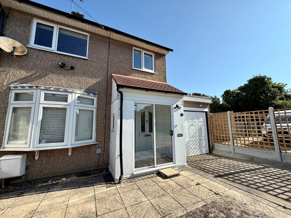 Main image of property: Araglen Avenue South Ockendon